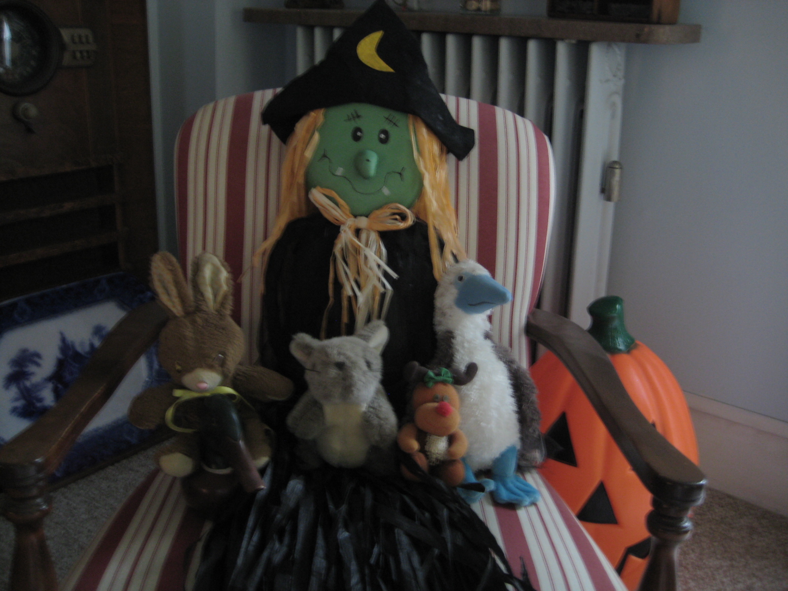 H2 Witch with Critters Pic